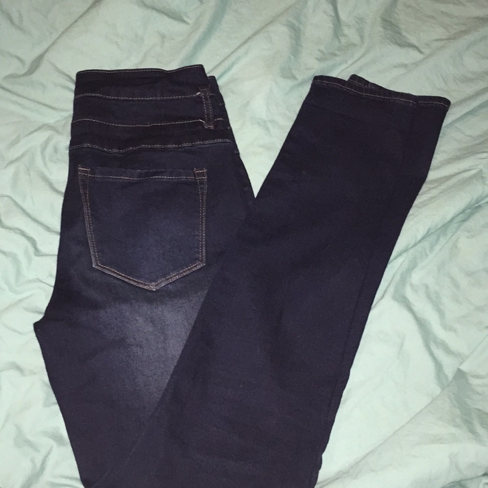 REFUGE JEANS